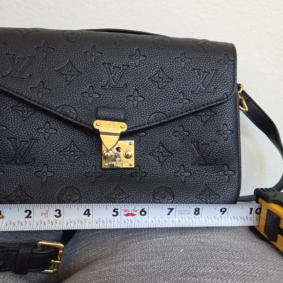 Black Crossbody Bag - Picture 5 of 10